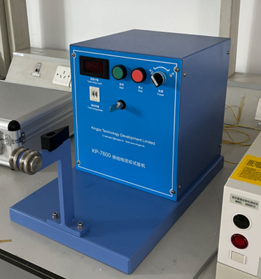IEC 60851-5-図 2 断熱電圧試験用の試料を扭曲するための装置