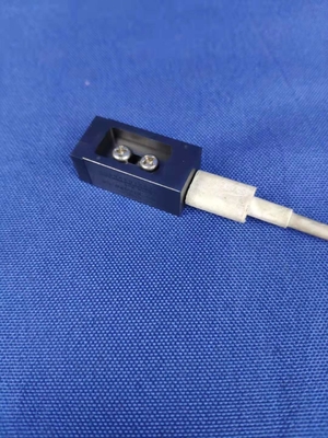 USBのタイプCコネクターおよびケーブル会議の承諾-図E-3はねじる強さの継続テスト据え付け品を参照する